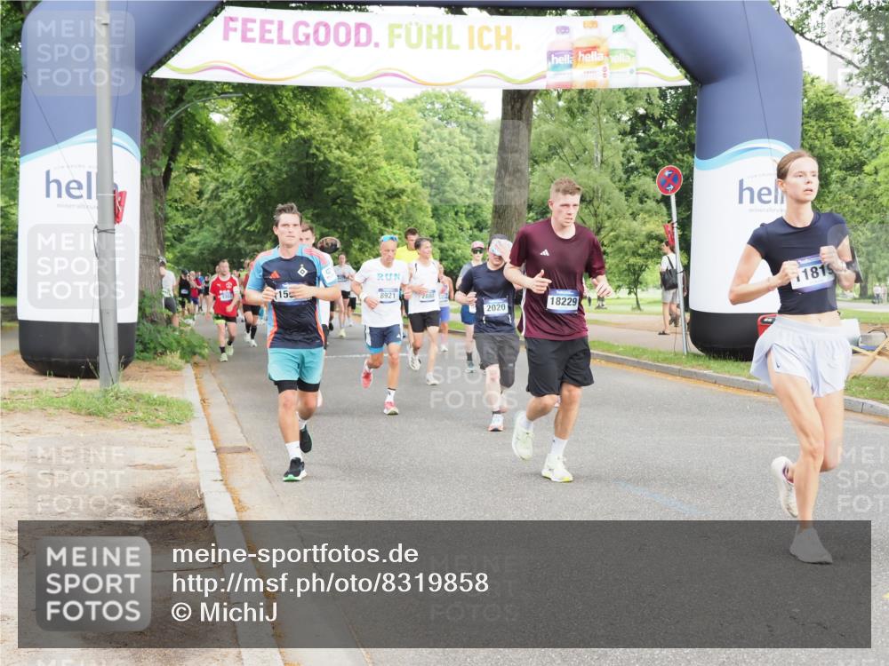 29.06.2025 - hella hamburg halbmarathon MichiJ http://msf.ph/oto/8319858 29.06.2025 10:37:10 Zwischen KM18-KM19 2020, 2234, 2880, 3414, 3562, 4247, 7657, 8819, 8921, 9303, 9770, 11819, 12421, 12670, 15950, 17745 meine-sportfotos.de