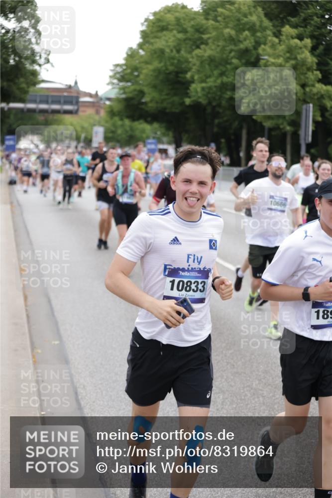 29.06.2025 - hella hamburg halbmarathon Jannik Wohlers http://msf.ph/oto/8319864 29.06.2025 10:39:20 Lombardsbrücke 2313, 2578, 2976, 3046, 4298, 4609, 4752, 5045, 5701, 6427, 6428, 6719, 6726, 6739, 7053, 7125, 7199, 7429, 8107, 8612, 9080, 9569, 9747, 9777, 10441, 10648, 10666, 10714, 10833, 10901, 10939, 11664, 11982, 12150, 12631, 12680, 13495, 13644, 14111, 14674, 14882, 15265, 15494, 16532, 16784, 17379, 17407, 17634, 17695, 18157, 18944, 19121 meine-sportfotos.de
