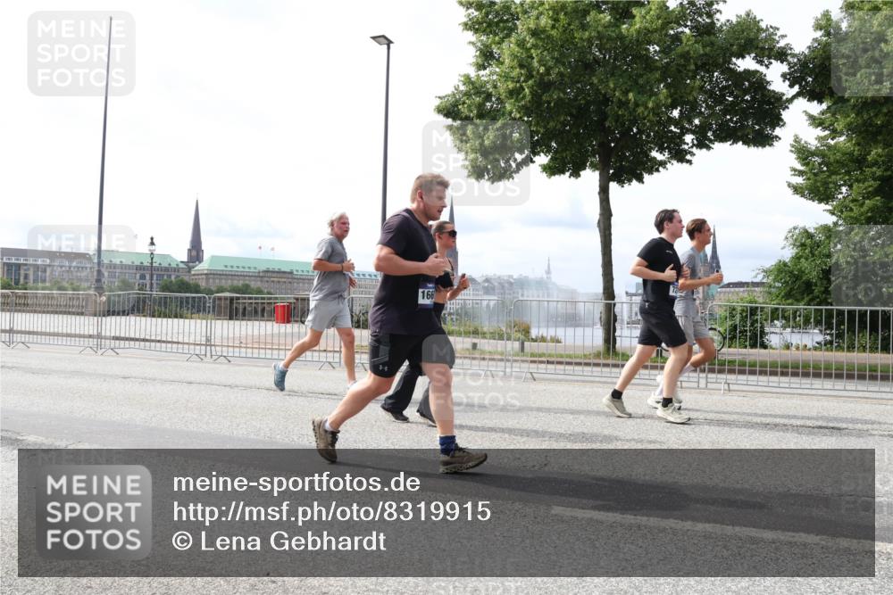 29.06.2025 - hella hamburg halbmarathon Lena Gebhardt http://msf.ph/oto/8319915 29.06.2025 10:22:44 Lombardsbrücke 166, 1029, 1187, 1598, 1853, 2022, 2294, 2351, 2479, 2766, 2886, 3003, 3029, 3034, 3108, 3430, 3457, 3511, 3600, 3601, 3910, 3946, 4113, 4114, 4131, 4556, 4559, 4829, 4969, 4970, 5079, 5223, 5343, 5629, 5798, 5838, 6030, 6048, 6049, 6303, 6307, 6347, 6784, 6785, 6820, 6826, 6899, 7097, 7188, 7190, 7266, 7276, 7529, 7794, 7925, 8355, 8511, 8855, 8931, 9133, 9256, 9913, 10205, 10826, 12190, 13921, 14525, 14801 meine-sportfotos.de