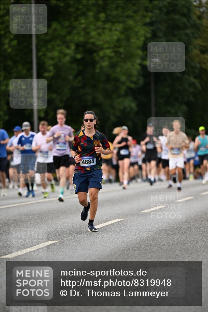 29.06.2025 - hella hamburg halbmarathon Dr. Thomas Lammeyer http://msf.ph/oto/8319948 29.06.2025 10:39:06 Kennedybrücke 1417, 1497, 2265, 2355, 2482, 2751, 3130, 3409, 4884, 5453, 6171, 6310, 6329, 6335, 6571, 6803, 6859, 7020, 7299, 8369, 8965, 9164, 9248, 10335, 10464, 10606 meine-sportfotos.de