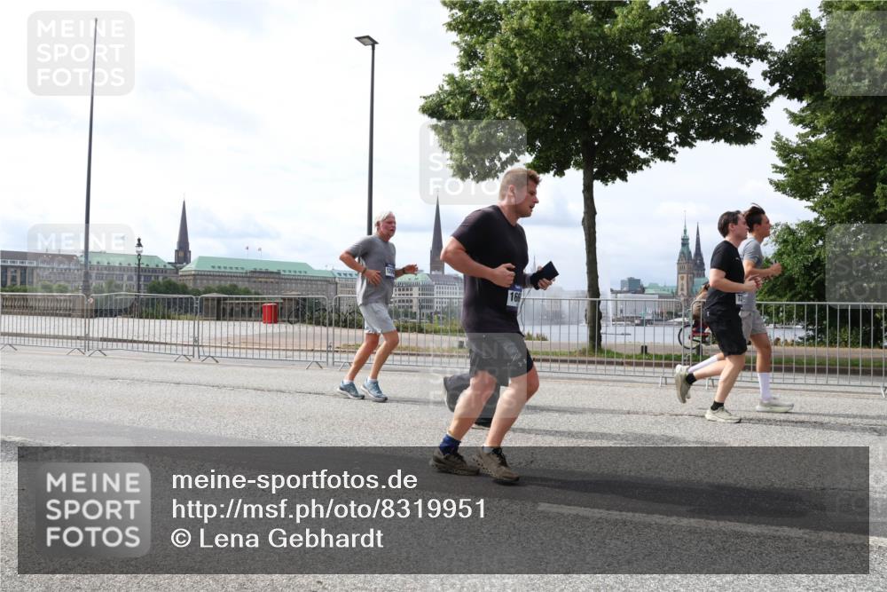29.06.2025 - hella hamburg halbmarathon Lena Gebhardt http://msf.ph/oto/8319951 29.06.2025 10:22:44 Lombardsbrücke 72, 1029, 1187, 1598, 1853, 2022, 2294, 2351, 2479, 2766, 2886, 3003, 3029, 3034, 3108, 3430, 3457, 3511, 3600, 3601, 3910, 3946, 4113, 4114, 4131, 4556, 4559, 4829, 4969, 4970, 5079, 5223, 5343, 5629, 5798, 5838, 6030, 6048, 6049, 6303, 6307, 6347, 6784, 6785, 6820, 6826, 6899, 7097, 7188, 7190, 7266, 7276, 7529, 7794, 7925, 8355, 8511, 8855, 8931, 9133, 9256, 9913, 10205, 10826, 12190, 13921, 14525, 14801 meine-sportfotos.de