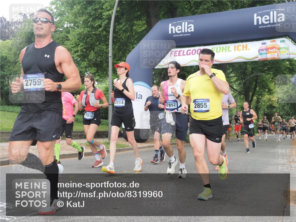 29.06.2025 - hella hamburg halbmarathon KatJ http://msf.ph/oto/8319960 29.06.2025 10:45:40 Zwischen KM18-KM19 1642, 2027, 2584, 2677, 2759, 2855, 3114, 4550, 5675, 6636, 6860, 8392 meine-sportfotos.de
