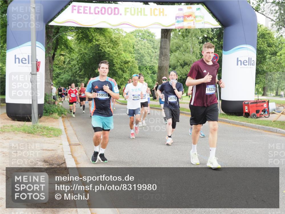 29.06.2025 - hella hamburg halbmarathon MichiJ http://msf.ph/oto/8319980 29.06.2025 10:37:10 Zwischen KM18-KM19 2020, 2234, 2880, 3414, 3562, 4247, 7657, 8819, 8921, 9303, 9770, 11819, 12421, 12670, 15950, 17745 meine-sportfotos.de