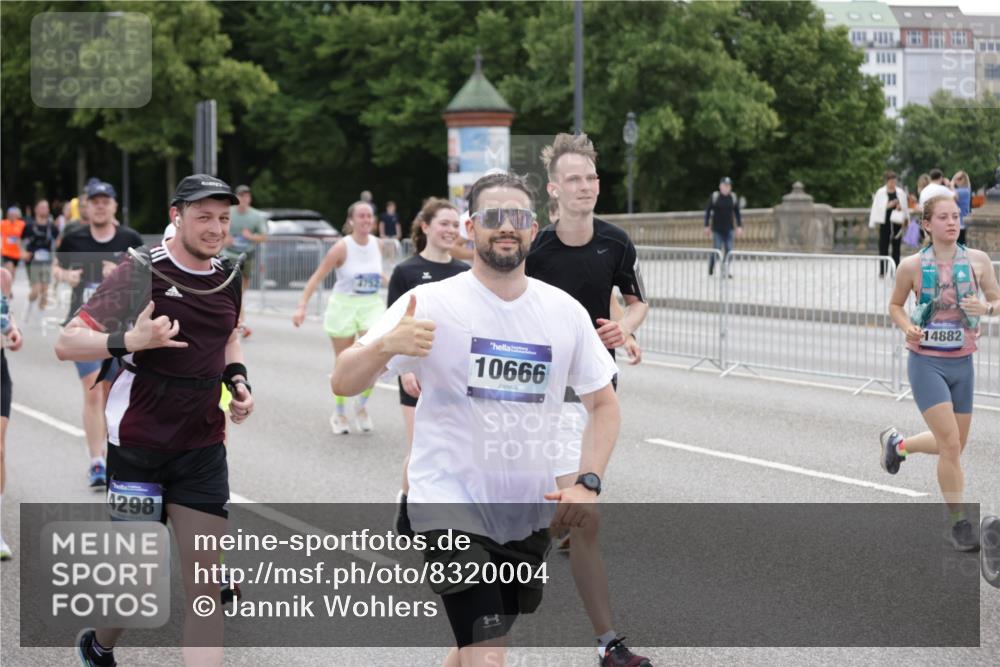 29.06.2025 - hella hamburg halbmarathon Jannik Wohlers http://msf.ph/oto/8320004 29.06.2025 10:39:22 Lombardsbrücke 2313, 2578, 2976, 3046, 3882, 3883, 3884, 4298, 4752, 5045, 5701, 6427, 6428, 6719, 6726, 6739, 7045, 7053, 7125, 7199, 7429, 8107, 8612, 8622, 9080, 9747, 10441, 10648, 10666, 10714, 10833, 10901, 10939, 11664, 11874, 11982, 12631, 12883, 13644, 14674, 14882, 15265, 15494, 16532, 16784, 17379, 17407, 17634, 17695, 18157, 18944, 19121, 19163 meine-sportfotos.de