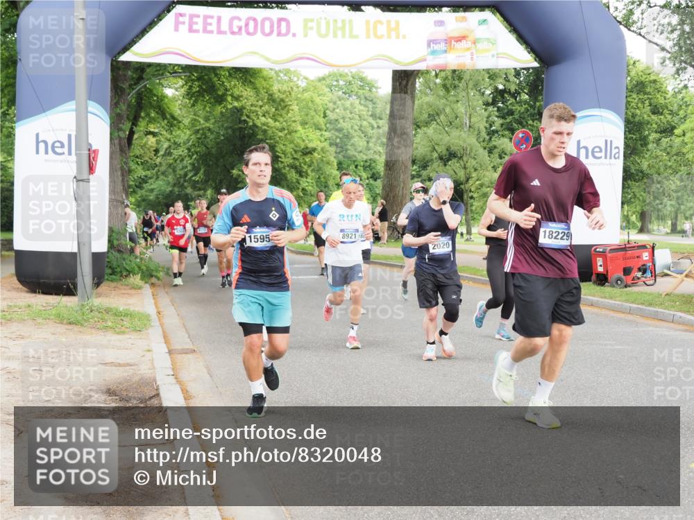 29.06.2025 - hella hamburg halbmarathon MichiJ http://msf.ph/oto/8320048 29.06.2025 10:37:11 Zwischen KM18-KM19 2020, 2234, 2880, 3562, 4247, 7657, 8921, 9031, 9303, 9770, 10859, 11819, 12421, 12670, 15950, 16738, 17745 meine-sportfotos.de