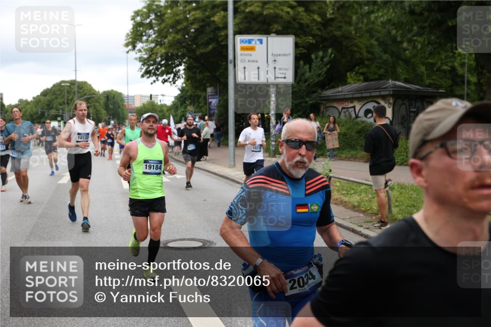 29.06.2025 - hella hamburg halbmarathon Yannick Fuchs http://msf.ph/oto/8320065 29.06.2025 10:50:58 20KM 1387, 1485, 2034, 2282, 2417, 2676, 3435, 3836, 4167, 4940, 5033, 5728, 6272, 6416, 6835, 7716, 8393, 8825, 9488, 9577, 9727, 9820, 10133, 10212, 11043, 11083, 11212, 11590, 11612, 11832, 12014, 12440, 12523, 13245, 13523, 13863, 14139, 14369, 15125, 15145, 15712, 15726, 16093, 16113, 16257, 16261, 16470, 16830, 16909, 17160, 17201, 17617, 17769, 17779, 17828, 17848, 18208, 18388, 18652, 19184 meine-sportfotos.de