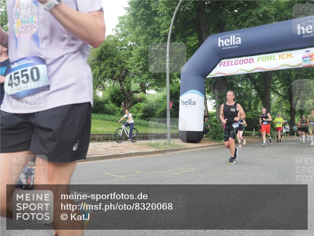 29.06.2025 - hella hamburg halbmarathon KatJ http://msf.ph/oto/8320068 29.06.2025 10:45:42 Zwischen KM18-KM19 1642, 2348, 2584, 2677, 2759, 2855, 3114, 4550, 6860, 8392 meine-sportfotos.de