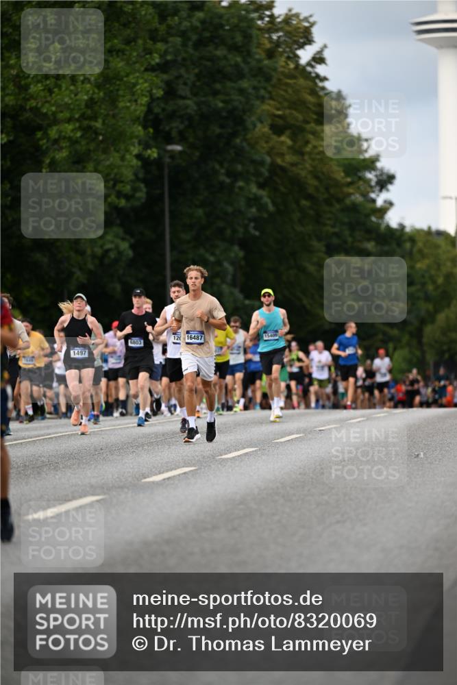 29.06.2025 - hella hamburg halbmarathon Dr. Thomas Lammeyer http://msf.ph/oto/8320069 29.06.2025 10:39:07 Kennedybrücke 1417, 1497, 2265, 2355, 2482, 2751, 3130, 3409, 4884, 5453, 6171, 6310, 6329, 6335, 6571, 6803, 6859, 7020, 7299, 8369, 8965, 9164, 9248, 10335, 10464, 10606 meine-sportfotos.de