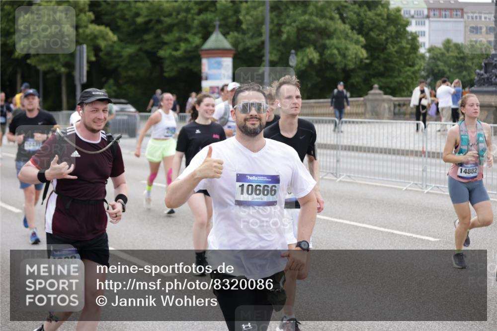 29.06.2025 - hella hamburg halbmarathon Jannik Wohlers http://msf.ph/oto/8320086 29.06.2025 10:39:22 Lombardsbrücke 2313, 2578, 2976, 3046, 3882, 3883, 3884, 4298, 4752, 5045, 5701, 6427, 6428, 6719, 6726, 6739, 7045, 7053, 7125, 7199, 7429, 8107, 8612, 8622, 9080, 9747, 10441, 10648, 10666, 10714, 10833, 10901, 10939, 11664, 11874, 11982, 12631, 12883, 13644, 14674, 14882, 15265, 15494, 16532, 16784, 17379, 17407, 17634, 17695, 18157, 18944, 19121, 19163 meine-sportfotos.de