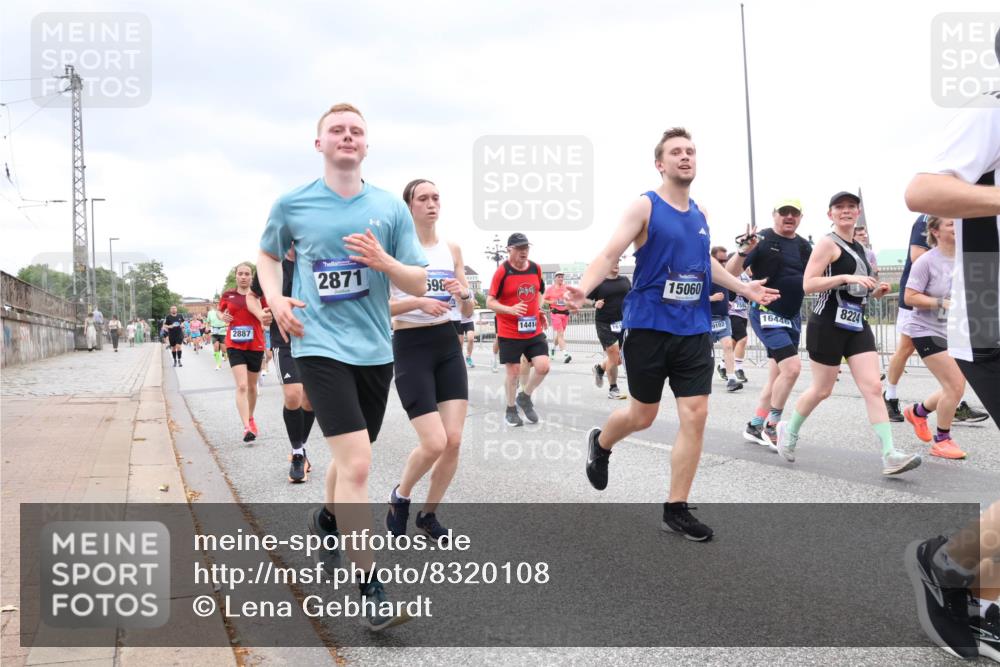 29.06.2025 - hella hamburg halbmarathon Lena Gebhardt http://msf.ph/oto/8320108 29.06.2025 10:57:16 Lombardsbrücke 2887, 2871, 698, 14414, 15060, 9102, 7592, 16446, 8224, 1207, 1643, 2041, 2370, 2871, 2932, 3195, 3348, 3387, 3388, 3418, 3470, 3485, 3723, 3750, 3851, 4086, 4106, 4180, 4197, 4241, 4485, 4568, 4569, 4611, 4998, 5057, 5117, 5316, 5589, 5639, 5738, 6053, 6284, 6827, 6832, 6981, 7381, 7416, 7417, 7592, 7728, 7787, 7964, 8035, 8039, 8197, 8224, 8287, 8386, 8540, 8546, 8552, 8679, 8851, 8853, 8873, 9110, 9298, 9299 meine-sportfotos.de