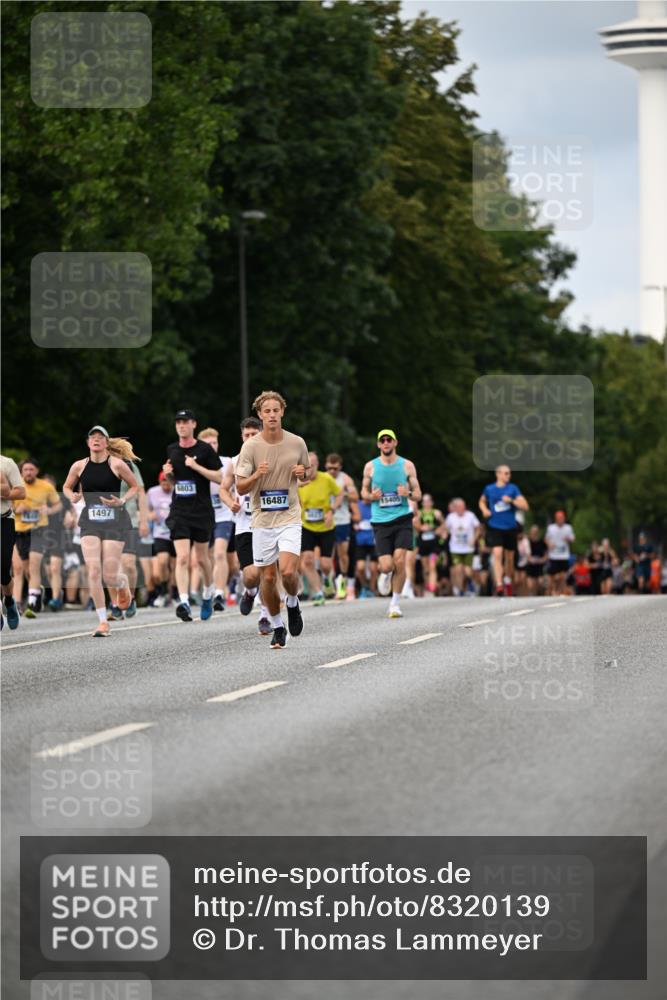 29.06.2025 - hella hamburg halbmarathon Dr. Thomas Lammeyer http://msf.ph/oto/8320139 29.06.2025 10:39:08 Kennedybrücke 1417, 1497, 2265, 2355, 2482, 2751, 3130, 3409, 4884, 5027, 5453, 5793, 6171, 6310, 6329, 6335, 6571, 6746, 6803, 6859, 7020, 7299, 8369, 9164, 9248, 10335, 10464, 10606 meine-sportfotos.de