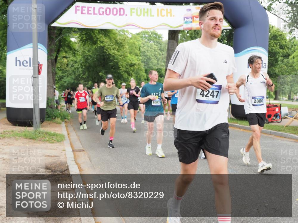 29.06.2025 - hella hamburg halbmarathon MichiJ http://msf.ph/oto/8320229 29.06.2025 10:37:13 Zwischen KM18-KM19 2020, 2234, 2880, 3562, 4247, 7657, 8454, 8921, 9031, 9303, 10859, 11819, 12421, 15950, 16738 meine-sportfotos.de