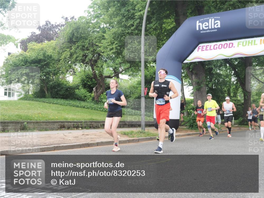29.06.2025 - hella hamburg halbmarathon KatJ http://msf.ph/oto/8320253 29.06.2025 10:45:45 Zwischen KM18-KM19 2348, 2584, 2619, 2677, 2759, 2855, 3114, 4550, 6860, 8392 meine-sportfotos.de