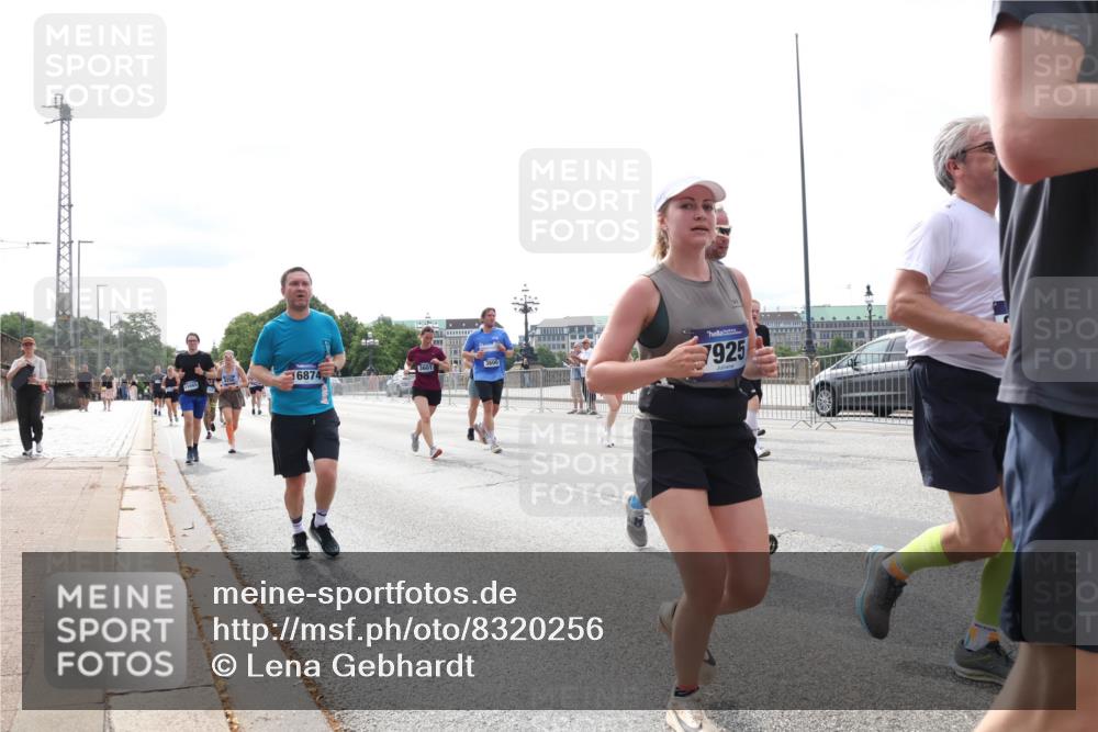 29.06.2025 - hella hamburg halbmarathon Lena Gebhardt http://msf.ph/oto/8320256 29.06.2025 10:22:46 Lombardsbrücke 16874, 3600, 7925, 1029, 1187, 1598, 1853, 2022, 2294, 2351, 2479, 2766, 2886, 3003, 3029, 3034, 3108, 3430, 3457, 3511, 3600, 3601, 3910, 3946, 4113, 4114, 4131, 4556, 4559, 4829, 4969, 5079, 5223, 5343, 5629, 5798, 5838, 6030, 6048, 6049, 6303, 6307, 6347, 6578, 6784, 6785, 6820, 6826, 6899, 7097, 7188, 7190, 7266, 7276, 7529, 7794, 7891, 7925, 8355, 8511, 8855, 8931, 9133, 9256, 9913, 10205, 10826, 12190, 13560, 13921, 14525, 14801 meine-sportfotos.de