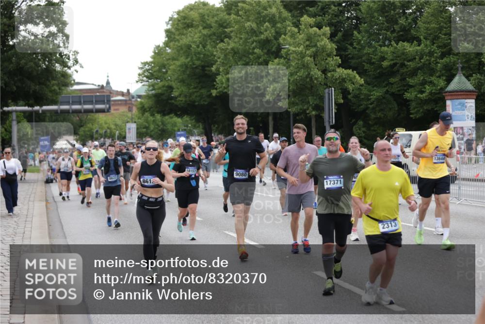 29.06.2025 - hella hamburg halbmarathon Jannik Wohlers http://msf.ph/oto/8320370 29.06.2025 10:39:26 Lombardsbrücke 1076, 1586, 1899, 2313, 2976, 3046, 3882, 3883, 3884, 4298, 4752, 5229, 5654, 6427, 6428, 6698, 6739, 7045, 7053, 7125, 7199, 7429, 7455, 7456, 8107, 8612, 8622, 8865, 8866, 9080, 9292, 10441, 10648, 10666, 10714, 10833, 10901, 10939, 11242, 11664, 11874, 11982, 12414, 12631, 12883, 12906, 13644, 14327, 14578, 14882, 15111, 15265, 16532, 16784, 17407, 17634, 17695, 18157, 18944, 19121, 19163 meine-sportfotos.de