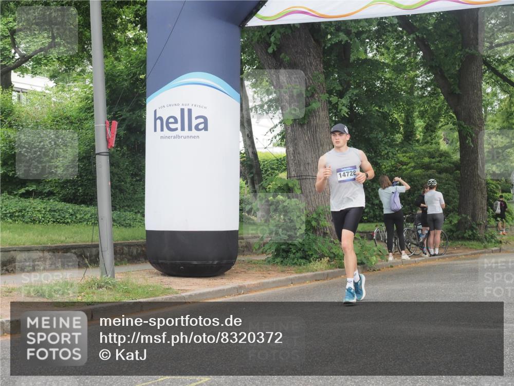 29.06.2025 - hella hamburg halbmarathon KatJ http://msf.ph/oto/8320372 29.06.2025 10:16:26 Zwischen KM18-KM19  meine-sportfotos.de