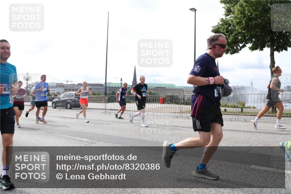 29.06.2025 - hella hamburg halbmarathon Lena Gebhardt http://msf.ph/oto/8320386 29.06.2025 10:22:47 Lombardsbrücke 87, 3601, 3600, 75, 1029, 1187, 1598, 1853, 2022, 2294, 2351, 2479, 2766, 2886, 3003, 3029, 3034, 3108, 3430, 3457, 3511, 3600, 3601, 3910, 3946, 4113, 4114, 4131, 4556, 4559, 4829, 4969, 5079, 5223, 5343, 5629, 5798, 5838, 6030, 6048, 6049, 6303, 6347, 6578, 6784, 6785, 6820, 6826, 6899, 7097, 7188, 7190, 7266, 7276, 7529, 7794, 7891, 7925, 8355, 8511, 8855, 8931, 9133, 9256, 9913, 10205, 10826, 12190, 13560, 13921, 14041, 14525, 14801 meine-sportfotos.de