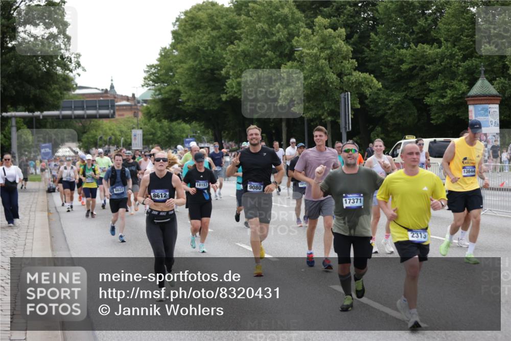 29.06.2025 - hella hamburg halbmarathon Jannik Wohlers http://msf.ph/oto/8320431 29.06.2025 10:39:26 Lombardsbrücke 1076, 1586, 1899, 2313, 2976, 3046, 3882, 3883, 3884, 4298, 4752, 5229, 5654, 6427, 6428, 6698, 6739, 7045, 7053, 7125, 7199, 7429, 7455, 7456, 8107, 8612, 8622, 8865, 8866, 9080, 9292, 10441, 10648, 10666, 10714, 10833, 10901, 10939, 11242, 11664, 11874, 11982, 12414, 12631, 12883, 12906, 13644, 14327, 14578, 14882, 15111, 15265, 16532, 16784, 17407, 17634, 17695, 18157, 18944, 19121, 19163 meine-sportfotos.de