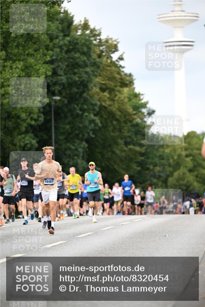 29.06.2025 - hella hamburg halbmarathon Dr. Thomas Lammeyer http://msf.ph/oto/8320454 29.06.2025 10:39:08 Kennedybrücke 1417, 1497, 2265, 2355, 2482, 2751, 3130, 3409, 4884, 5027, 5453, 5793, 6171, 6310, 6329, 6335, 6571, 6746, 6803, 6859, 7020, 7299, 8369, 9164, 9248, 10335, 10464, 10606 meine-sportfotos.de