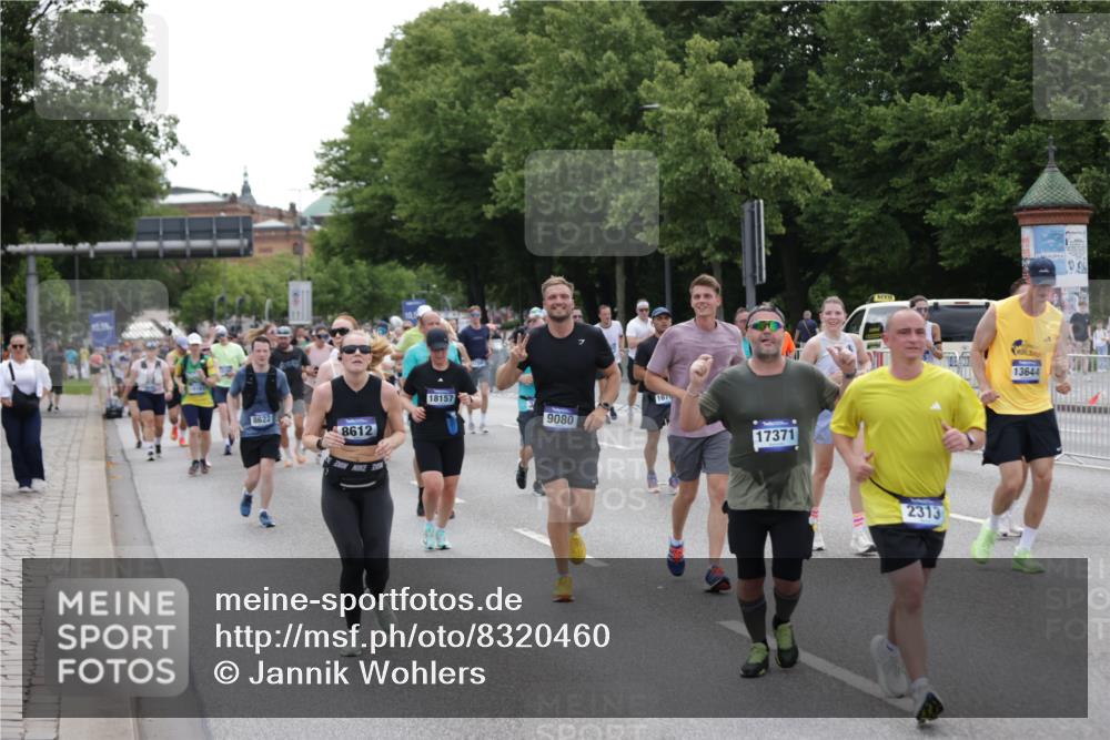 29.06.2025 - hella hamburg halbmarathon Jannik Wohlers http://msf.ph/oto/8320460 29.06.2025 10:39:26 Lombardsbrücke 1076, 1586, 1899, 2313, 2976, 3046, 3882, 3883, 3884, 4298, 4752, 5229, 5654, 6427, 6428, 6698, 6739, 7045, 7053, 7125, 7199, 7429, 7455, 7456, 8107, 8612, 8622, 8865, 8866, 9080, 9292, 10441, 10648, 10666, 10714, 10833, 10901, 10939, 11242, 11664, 11874, 11982, 12414, 12631, 12883, 12906, 13644, 14327, 14578, 14882, 15111, 15265, 16532, 16784, 17407, 17634, 17695, 18157, 18944, 19121, 19163 meine-sportfotos.de