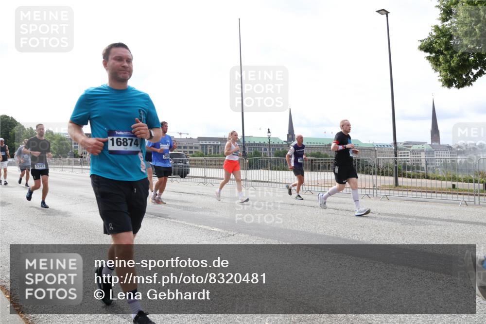 29.06.2025 - hella hamburg halbmarathon Lena Gebhardt http://msf.ph/oto/8320481 29.06.2025 10:22:47 Lombardsbrücke 5343, 16874, 3600, 1029, 1187, 1598, 1853, 2022, 2294, 2351, 2479, 2766, 2886, 3003, 3029, 3034, 3108, 3430, 3457, 3511, 3600, 3601, 3910, 3946, 4113, 4114, 4131, 4556, 4559, 4829, 4969, 5079, 5223, 5343, 5629, 5798, 5838, 6030, 6048, 6049, 6303, 6347, 6578, 6784, 6785, 6820, 6826, 6899, 7097, 7188, 7190, 7266, 7276, 7529, 7794, 7891, 7925, 8355, 8511, 8855, 8931, 9133, 9256, 9913, 10205, 10826, 12190, 13560, 13921, 14041, 14525, 14801 meine-sportfotos.de