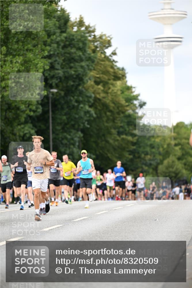 29.06.2025 - hella hamburg halbmarathon Dr. Thomas Lammeyer http://msf.ph/oto/8320509 29.06.2025 10:39:09 Kennedybrücke 1417, 1497, 1849, 2265, 2355, 2482, 2751, 3130, 3409, 4884, 5027, 5453, 5793, 6171, 6310, 6329, 6335, 6571, 6746, 6803, 6859, 7020, 7299, 7733, 8369, 9164, 9248, 10335, 10464, 10606 meine-sportfotos.de