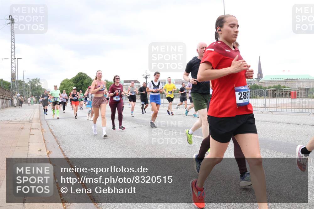 29.06.2025 - hella hamburg halbmarathon Lena Gebhardt http://msf.ph/oto/8320515 29.06.2025 10:57:18 Lombardsbrücke 1207, 4611, 2887, 1207, 1643, 2041, 2370, 2871, 2932, 3195, 3348, 3385, 3387, 3388, 3433, 3470, 3485, 3723, 3750, 3851, 4086, 4106, 4180, 4197, 4241, 4485, 4568, 4569, 4611, 4998, 5057, 5117, 5316, 5589, 5639, 5738, 6053, 6284, 6827, 6832, 6857, 6981, 7416, 7417, 7592, 7720, 7728, 7787, 7964, 8035, 8039, 8197, 8224, 8287, 8386, 8540, 8546, 8552, 8679, 8851, 8853, 8873, 9110, 9298, 9299 meine-sportfotos.de