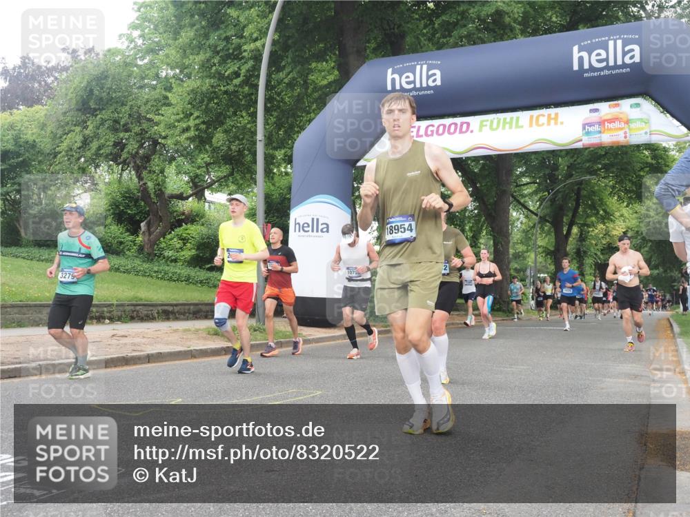29.06.2025 - hella hamburg halbmarathon KatJ http://msf.ph/oto/8320522 29.06.2025 10:45:47 Zwischen KM18-KM19 2348, 2619, 2677, 3279 meine-sportfotos.de