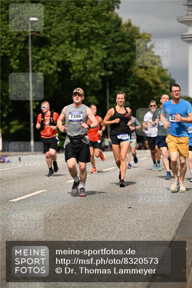 29.06.2025 - hella hamburg halbmarathon Dr. Thomas Lammeyer http://msf.ph/oto/8320573 29.06.2025 10:17:21 Kennedybrücke 1007, 1328, 1859, 2055, 2359, 2904, 2961, 2987, 3218, 3729, 4554, 4950, 5232, 5597, 5598, 6026, 6207, 7346, 7460, 8115, 8279, 8913, 9128, 9527 meine-sportfotos.de