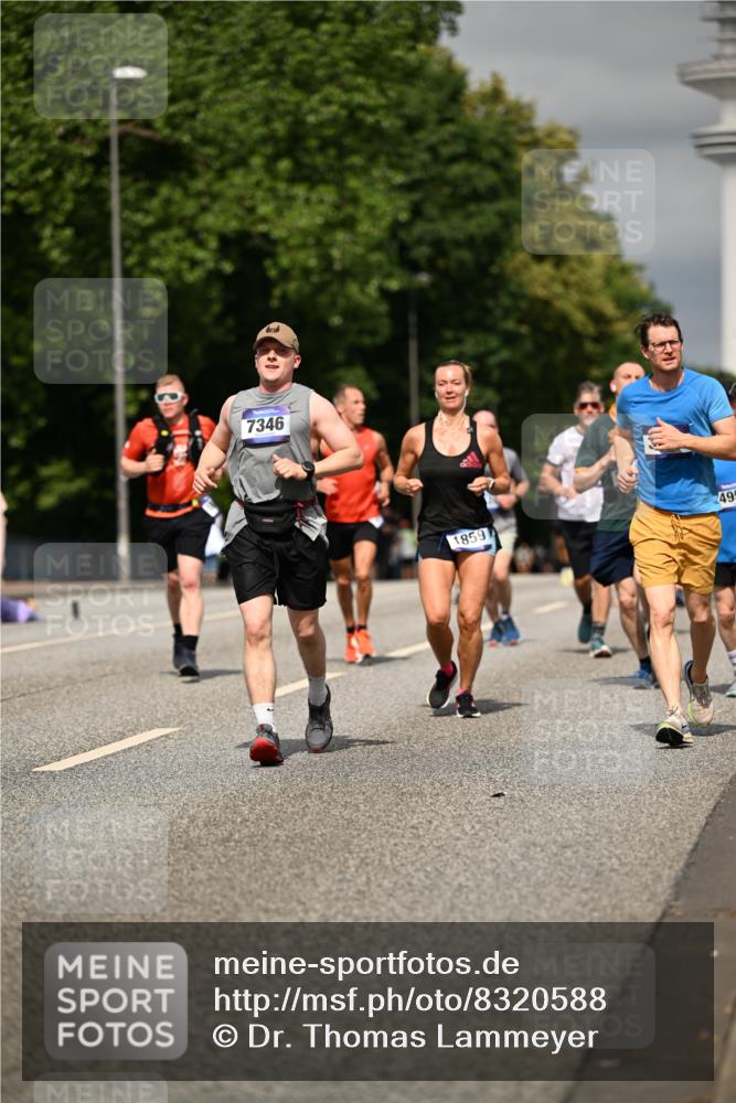 29.06.2025 - hella hamburg halbmarathon Dr. Thomas Lammeyer http://msf.ph/oto/8320588 29.06.2025 10:17:21 Kennedybrücke 1007, 1328, 1859, 2055, 2359, 2904, 2961, 2987, 3218, 3729, 4554, 4950, 5232, 5597, 5598, 6026, 6207, 7346, 7460, 8115, 8279, 8913, 9128, 9527 meine-sportfotos.de