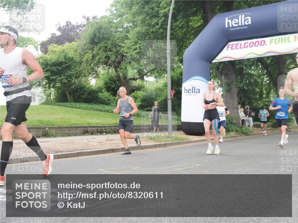 29.06.2025 - hella hamburg halbmarathon KatJ http://msf.ph/oto/8320611 29.06.2025 10:45:49 Zwischen KM18-KM19 2348, 2619, 3279, 5926, 6202 meine-sportfotos.de