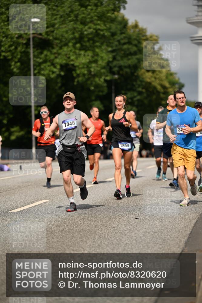 29.06.2025 - hella hamburg halbmarathon Dr. Thomas Lammeyer http://msf.ph/oto/8320620 29.06.2025 10:17:21 Kennedybrücke 1007, 1328, 1859, 2055, 2359, 2904, 2961, 2987, 3218, 3729, 4554, 4950, 5232, 5597, 5598, 6026, 6207, 7346, 7460, 8115, 8279, 8913, 9128, 9527 meine-sportfotos.de