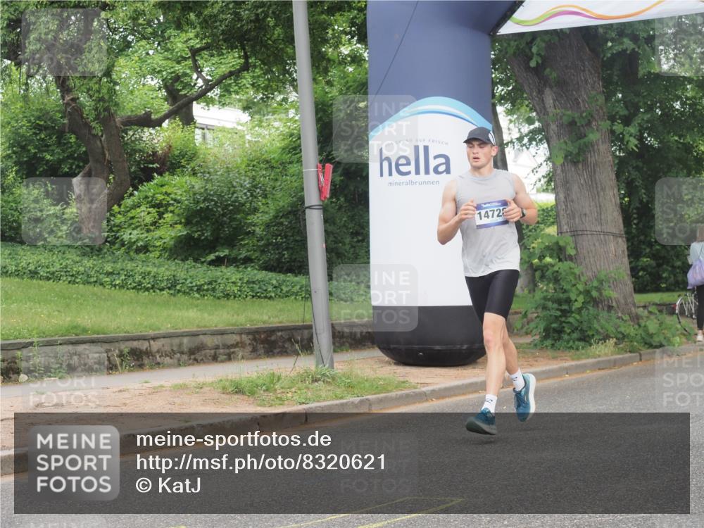 29.06.2025 - hella hamburg halbmarathon KatJ http://msf.ph/oto/8320621 29.06.2025 10:16:27 Zwischen KM18-KM19  meine-sportfotos.de