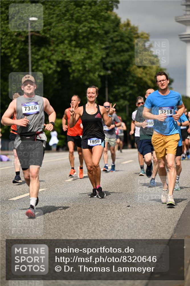 29.06.2025 - hella hamburg halbmarathon Dr. Thomas Lammeyer http://msf.ph/oto/8320646 29.06.2025 10:17:22 Kennedybrücke 1007, 1328, 1859, 2055, 2359, 2904, 2961, 2987, 3218, 3729, 4554, 4950, 5232, 5597, 5598, 6026, 6207, 7346, 7460, 8115, 8279, 8913, 9128, 9527 meine-sportfotos.de