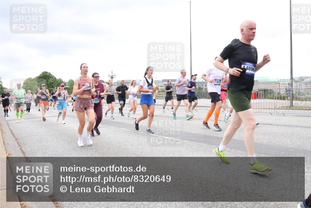 29.06.2025 - hella hamburg halbmarathon Lena Gebhardt http://msf.ph/oto/8320649 29.06.2025 10:57:19 Lombardsbrücke 1207, 2370, 16221, 11954, 17275, 13513, 6053, 14896, 1207, 1643, 2041, 2370, 2871, 2932, 3195, 3348, 3385, 3387, 3388, 3433, 3470, 3485, 3723, 3750, 3851, 4086, 4106, 4180, 4197, 4241, 4485, 4568, 4569, 4611, 4998, 5057, 5117, 5316, 5589, 5639, 5736, 5738, 6053, 6284, 6827, 6832, 6857, 6981, 7416, 7417, 7592, 7720, 7728, 7787, 7964, 8035, 8039, 8197, 8224, 8287, 8386, 8540, 8546, 8552, 8679, 8851, 8853, 8873, 9110, 9298, 9299, 9496 meine-sportfotos.de