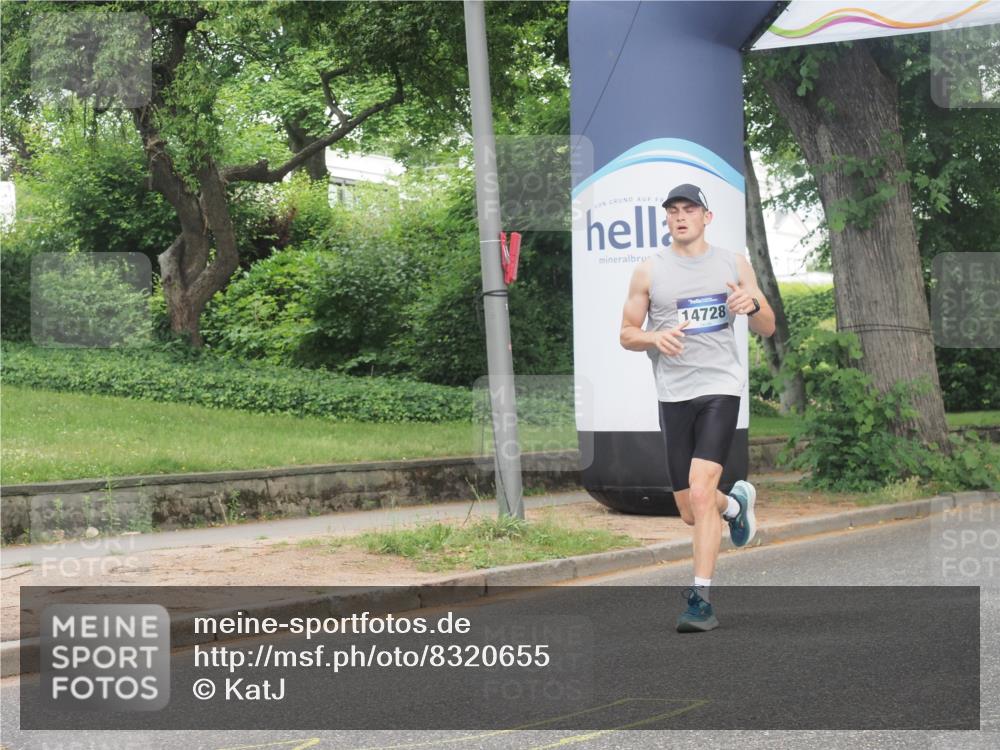 29.06.2025 - hella hamburg halbmarathon KatJ http://msf.ph/oto/8320655 29.06.2025 10:16:27 Zwischen KM18-KM19  meine-sportfotos.de