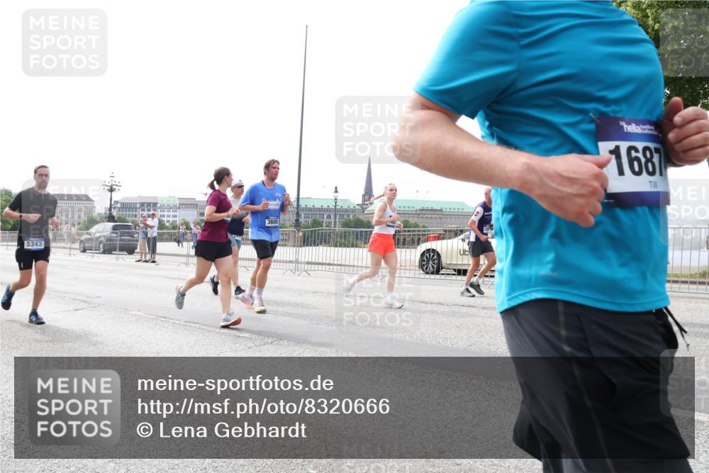 29.06.2025 - hella hamburg halbmarathon Lena Gebhardt http://msf.ph/oto/8320666 29.06.2025 10:22:48 Lombardsbrücke 5343, 3600, 1687, 1029, 1187, 1598, 1853, 2294, 2351, 2479, 2766, 2886, 3003, 3029, 3034, 3108, 3430, 3457, 3511, 3600, 3601, 3910, 3946, 4131, 4190, 4266, 4556, 4559, 4969, 5079, 5223, 5343, 5629, 5798, 5838, 6030, 6048, 6049, 6303, 6347, 6578, 6784, 6785, 6820, 6826, 6899, 7097, 7188, 7190, 7266, 7276, 7529, 7794, 7891, 7925, 8355, 8511, 8855, 8931, 9133, 9256, 9913, 10205, 10826, 12025, 12190, 12265, 13560, 13921, 14041, 14525, 14801 meine-sportfotos.de