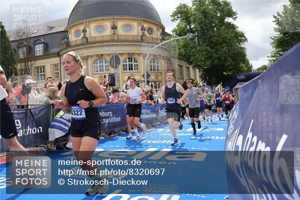 29.06.2025 - hella hamburg halbmarathon Strokosch-Dieckow http://msf.ph/oto/8320697 29.06.2025 10:58:41 Ziel 1319, 2488, 2619, 2656, 2840, 2978, 4467, 5277, 5675, 6592, 6595, 6720, 7659, 8322, 8929, 10539, 10943, 11605, 11846, 12809, 12862, 13512, 13694, 13880, 14266, 14902, 14965, 15197, 16189, 17405, 17630, 17839, 18232, 18501, 18587, 18954 meine-sportfotos.de