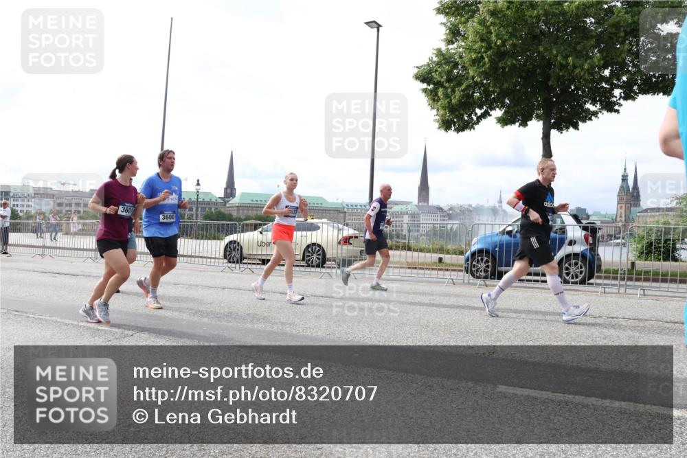 29.06.2025 - hella hamburg halbmarathon Lena Gebhardt http://msf.ph/oto/8320707 29.06.2025 10:22:48 Lombardsbrücke 3601, 3600, 1029, 1187, 1598, 1853, 2294, 2351, 2479, 2766, 2886, 3003, 3029, 3034, 3108, 3430, 3457, 3511, 3600, 3601, 3910, 3946, 4131, 4190, 4266, 4556, 4559, 4969, 5079, 5223, 5343, 5629, 5798, 5838, 6030, 6048, 6049, 6303, 6347, 6578, 6784, 6785, 6820, 6826, 6899, 7097, 7188, 7190, 7266, 7276, 7529, 7794, 7891, 7925, 8355, 8511, 8855, 8931, 9133, 9256, 9913, 10205, 10826, 12025, 12190, 12265, 13560, 13921, 14041, 14525, 14801 meine-sportfotos.de