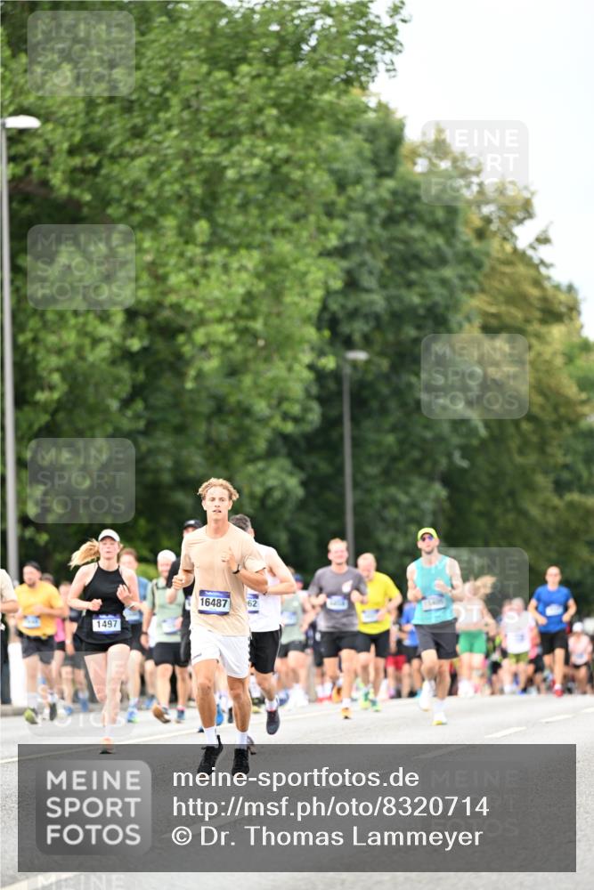 29.06.2025 - hella hamburg halbmarathon Dr. Thomas Lammeyer http://msf.ph/oto/8320714 29.06.2025 10:39:10 Kennedybrücke 1417, 1497, 1821, 1849, 2265, 2355, 2482, 2751, 3130, 3409, 4884, 5027, 5453, 5793, 6171, 6310, 6329, 6335, 6571, 6746, 6803, 6859, 7020, 7299, 7733, 8369, 9164, 9248, 9342, 10335, 10464, 10606 meine-sportfotos.de