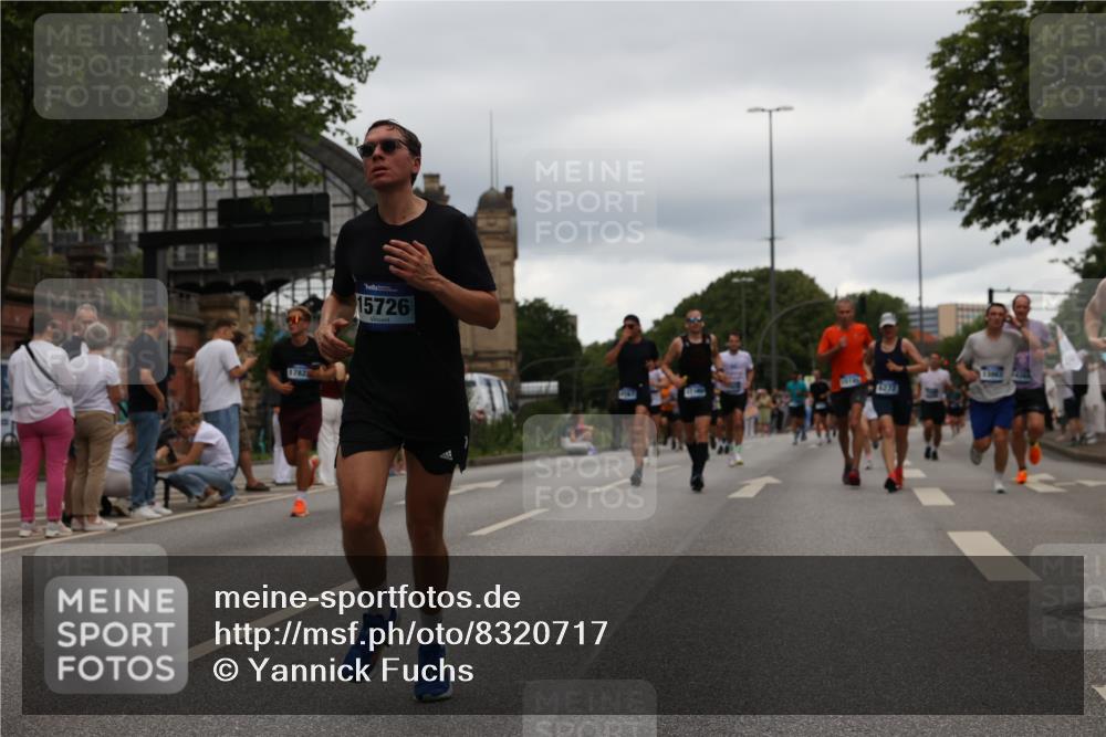 29.06.2025 - hella hamburg halbmarathon Yannick Fuchs http://msf.ph/oto/8320717 29.06.2025 10:51:03 20KM 1387, 1485, 1715, 1719, 2034, 2282, 2417, 2676, 3435, 4167, 4940, 5033, 5728, 6272, 7269, 8744, 8825, 9577, 9820, 10133, 10212, 11043, 11590, 11612, 11832, 12014, 13245, 13523, 13863, 14361, 14369, 14881, 14951, 15110, 15125, 15145, 15220, 15712, 15726, 16093, 16113, 16257, 16261, 16470, 16830, 16909, 17160, 17201, 17617, 17769, 17779, 17828, 17848, 18388, 19184 meine-sportfotos.de