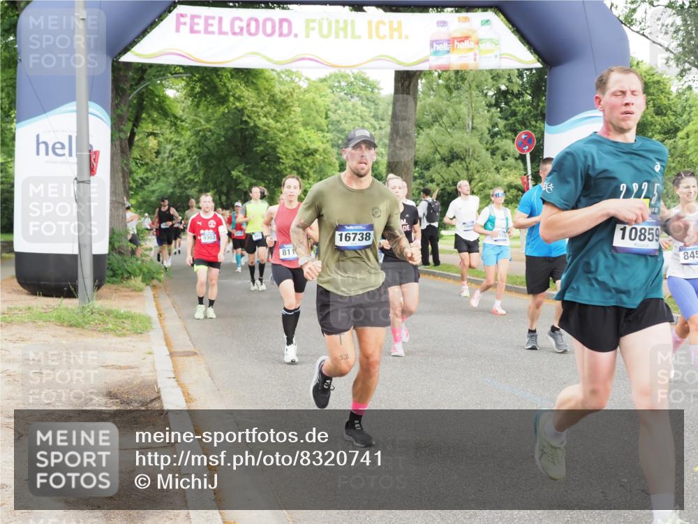29.06.2025 - hella hamburg halbmarathon MichiJ http://msf.ph/oto/8320741 29.06.2025 10:37:14 Zwischen KM18-KM19 2020, 2234, 2880, 3562, 4247, 7657, 8437, 8454, 8921, 9031, 9303, 9597, 10859, 11819, 12203, 12421, 15950, 16738 meine-sportfotos.de