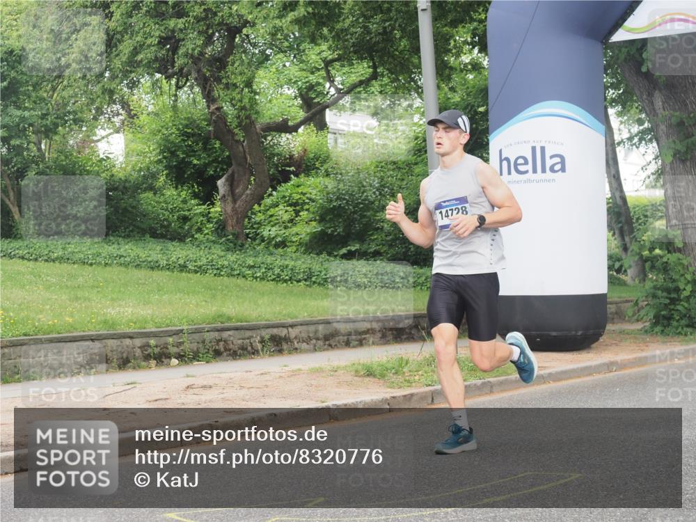 29.06.2025 - hella hamburg halbmarathon KatJ http://msf.ph/oto/8320776 29.06.2025 10:16:27 Zwischen KM18-KM19  meine-sportfotos.de