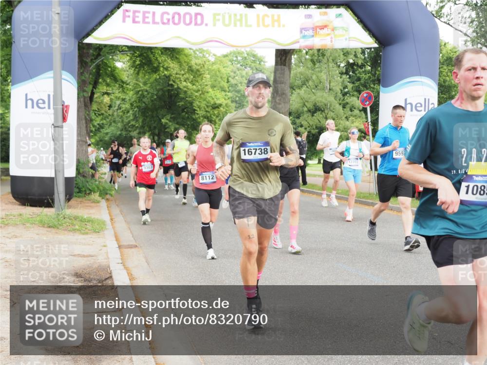 29.06.2025 - hella hamburg halbmarathon MichiJ http://msf.ph/oto/8320790 29.06.2025 10:37:14 Zwischen KM18-KM19 2020, 2234, 2880, 3562, 4247, 7657, 8437, 8454, 8921, 9031, 9303, 9597, 10859, 11819, 12203, 12421, 15950, 16738 meine-sportfotos.de