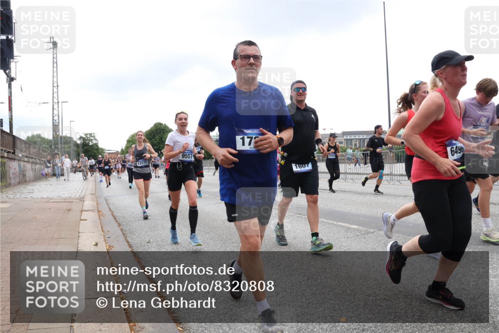 29.06.2025 - hella hamburg halbmarathon Lena Gebhardt http://msf.ph/oto/8320808 29.06.2025 10:47:16 Lombardsbrücke 13172, 9557, 172, 1607, 6490, 1073, 1185, 1286, 1363, 1434, 1463, 1523, 1593, 1607, 1704, 1720, 1961, 2148, 2211, 2320, 2327, 2407, 2537, 2555, 2556, 2665, 2981, 2994, 3339, 3823, 4037, 4184, 4239, 4325, 4483, 4806, 4895, 4974, 4975, 5111, 5114, 5621, 5622, 5796, 5895, 5953, 6255, 6256, 6485, 6496, 6740, 6879, 6995, 7073, 7403, 7412, 7430, 7431, 7630, 7631, 8105, 8131, 8270, 8486, 8553, 8684, 8706, 8915, 8953, 8967, 9018, 11458, 11730, 11738 meine-sportfotos.de