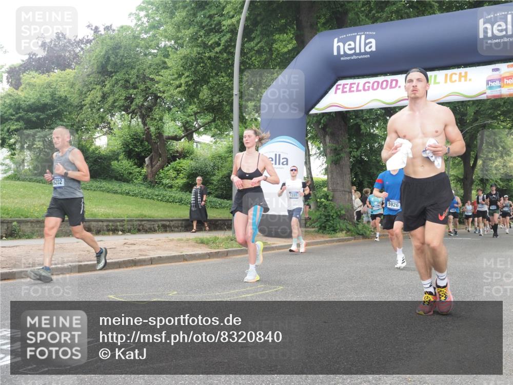 29.06.2025 - hella hamburg halbmarathon KatJ http://msf.ph/oto/8320840 29.06.2025 10:45:50 Zwischen KM18-KM19 2348, 2619, 3279, 5926, 6202 meine-sportfotos.de