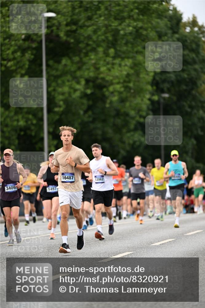 29.06.2025 - hella hamburg halbmarathon Dr. Thomas Lammeyer http://msf.ph/oto/8320921 29.06.2025 10:39:12 Kennedybrücke 1417, 1497, 1821, 1849, 2265, 2482, 3130, 3409, 4884, 5027, 5453, 5793, 6171, 6310, 6329, 6335, 6571, 6746, 6803, 6859, 7020, 7299, 7386, 7733, 8369, 9164, 9248, 9342, 10335, 10393, 10464, 10606 meine-sportfotos.de