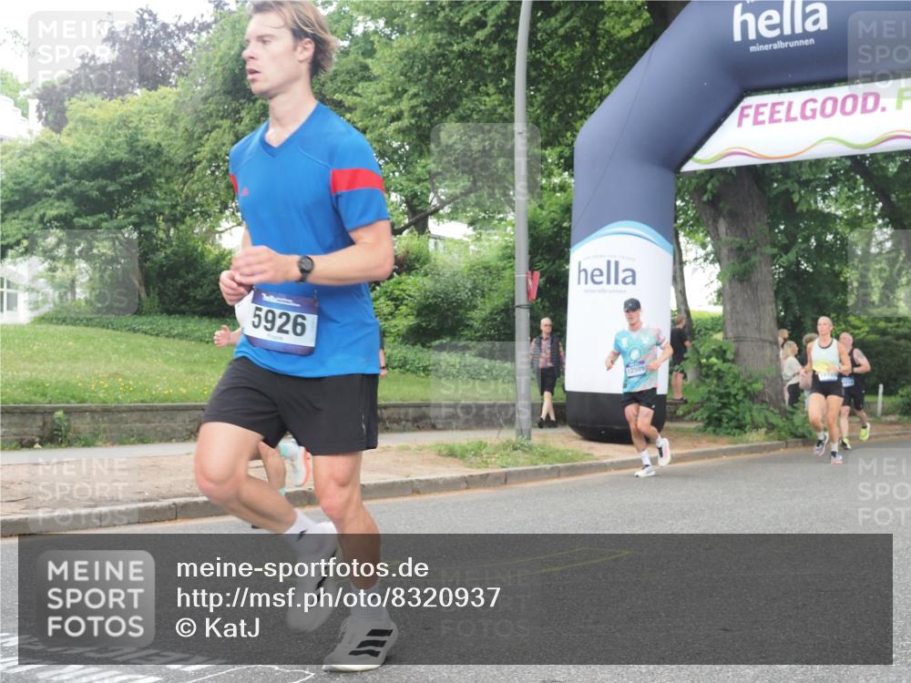 29.06.2025 - hella hamburg halbmarathon KatJ http://msf.ph/oto/8320937 29.06.2025 10:45:52 Zwischen KM18-KM19 1285, 2619, 3279, 5926, 6202 meine-sportfotos.de