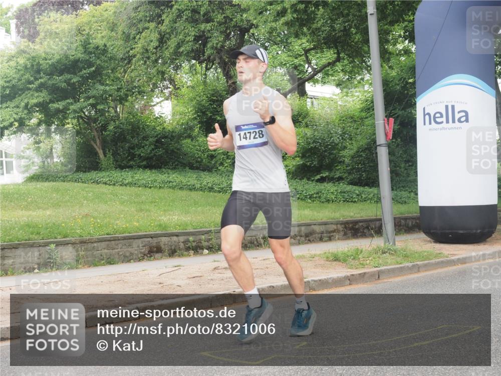 29.06.2025 - hella hamburg halbmarathon KatJ http://msf.ph/oto/8321006 29.06.2025 10:16:28 Zwischen KM18-KM19  meine-sportfotos.de