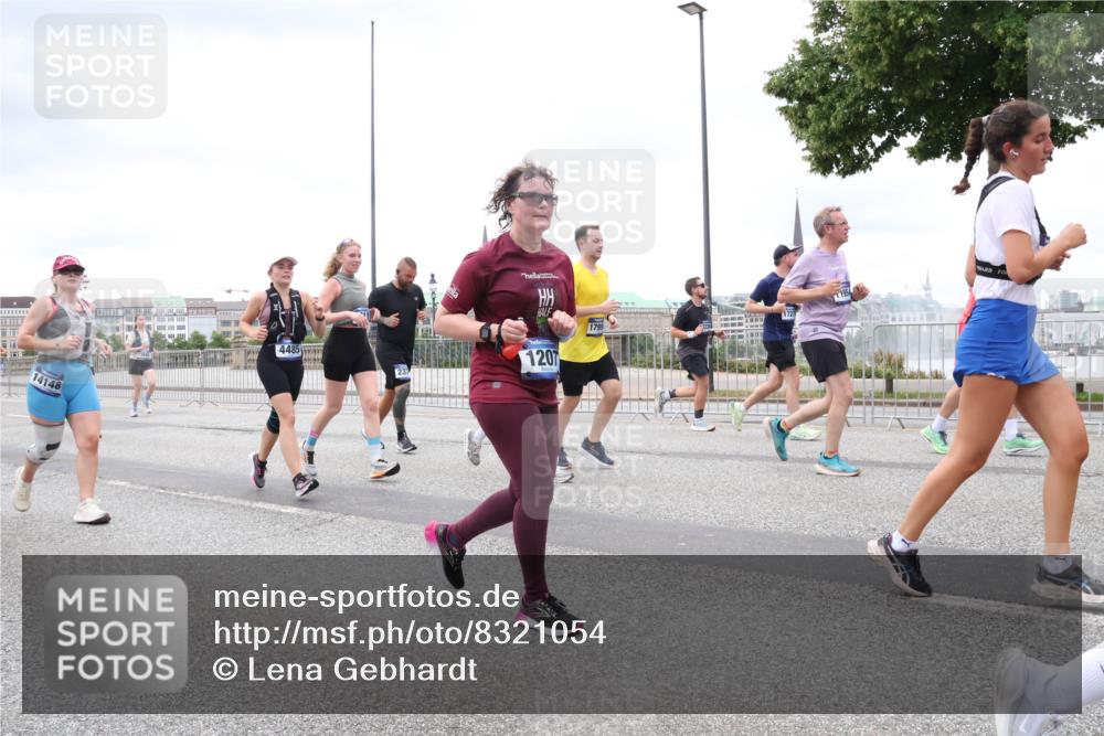 29.06.2025 - hella hamburg halbmarathon Lena Gebhardt http://msf.ph/oto/8321054 29.06.2025 10:57:20 Lombardsbrücke 11, 111, 7, 14148, 4485, 1207, 1795, 1721, 1954, 1207, 1643, 2041, 2370, 2871, 2932, 3195, 3348, 3385, 3387, 3388, 3433, 3470, 3485, 3723, 3750, 3851, 4086, 4106, 4180, 4197, 4241, 4485, 4568, 4569, 4611, 4998, 5057, 5117, 5316, 5589, 5639, 5736, 5738, 6053, 6284, 6827, 6832, 6857, 6981, 7416, 7417, 7592, 7720, 7728, 7787, 7964, 8035, 8039, 8197, 8224, 8287, 8386, 8540, 8546, 8552, 8679, 8708, 8851, 8853, 8873, 9110, 9298, 9299, 9496 meine-sportfotos.de